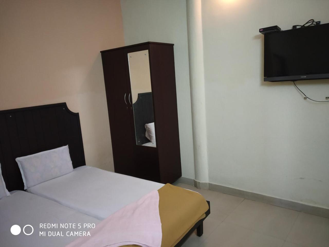 Hotel Woodlands Chottanikara Exterior photo