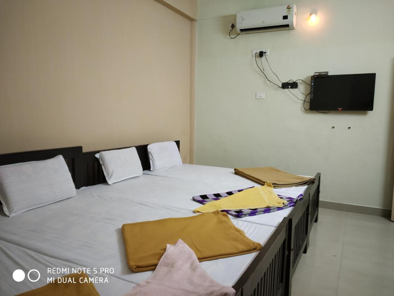 Hotel Woodlands Chottanikara Exterior photo
